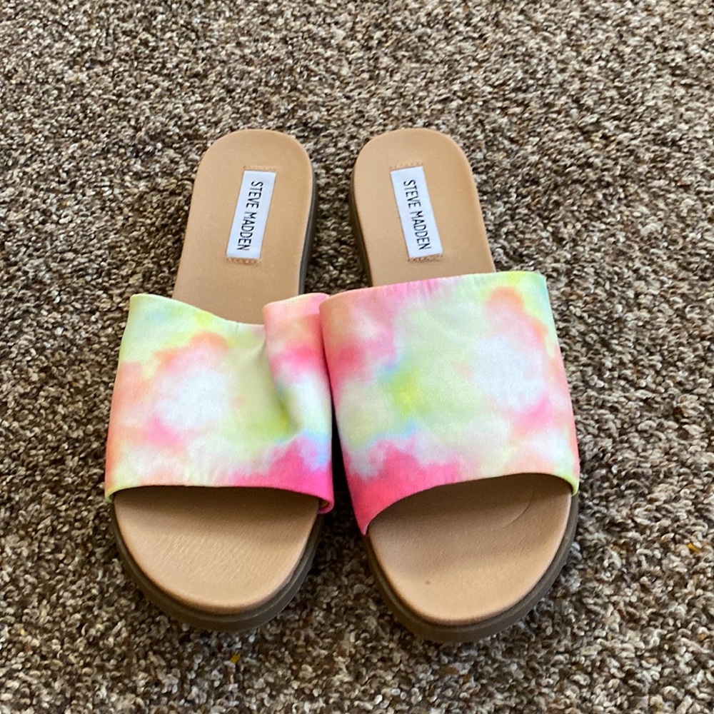 Steve Madden tie-dye sandals